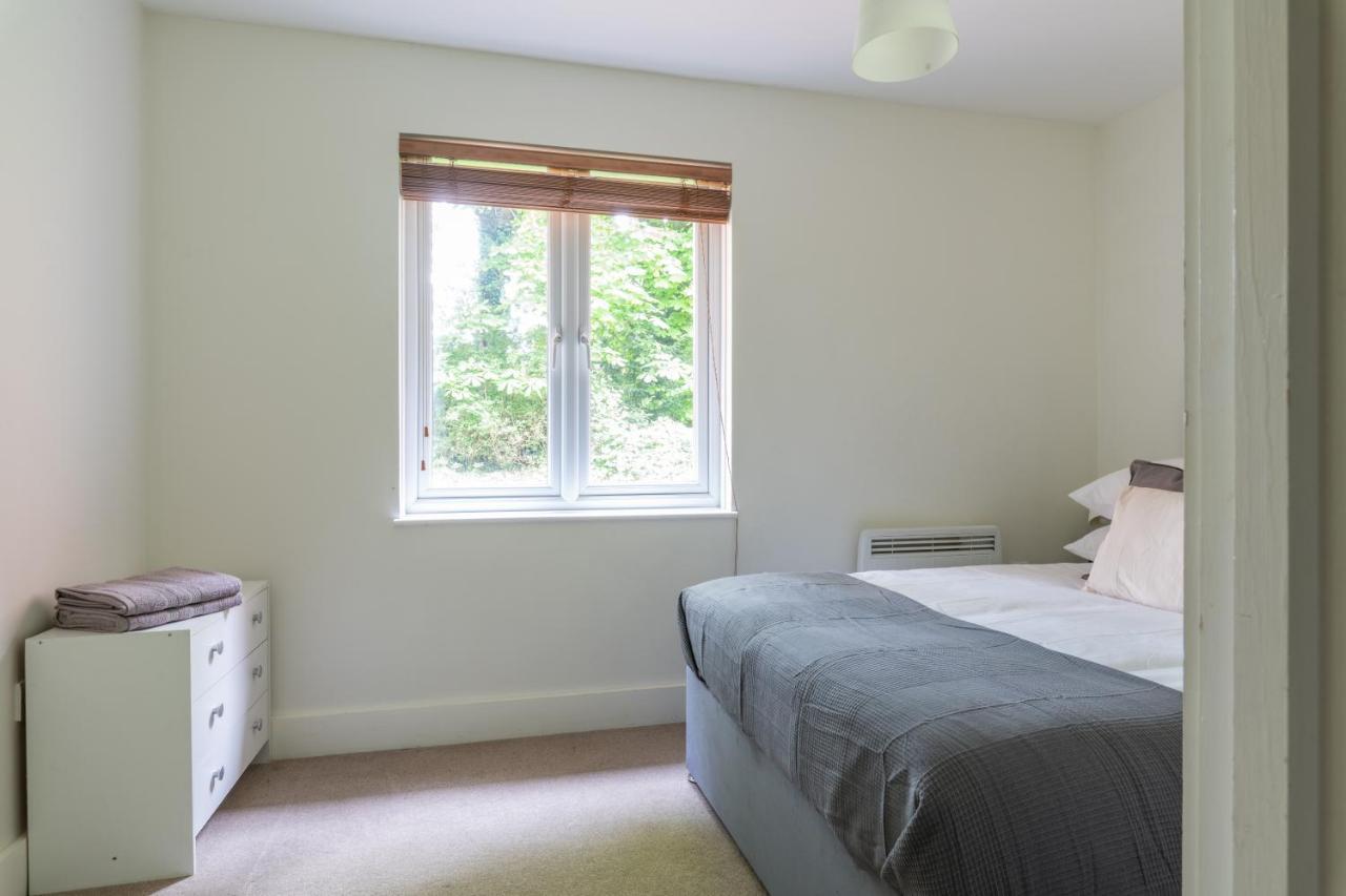 Spacious 2Br Flat - 2 Free Parking Spaces - Near Lgw Airport Crawley  Exteriér fotografie